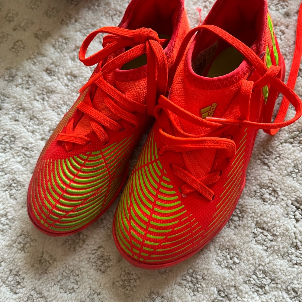 Soccer cleats